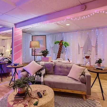 Barbie'S Dream Apt In The City